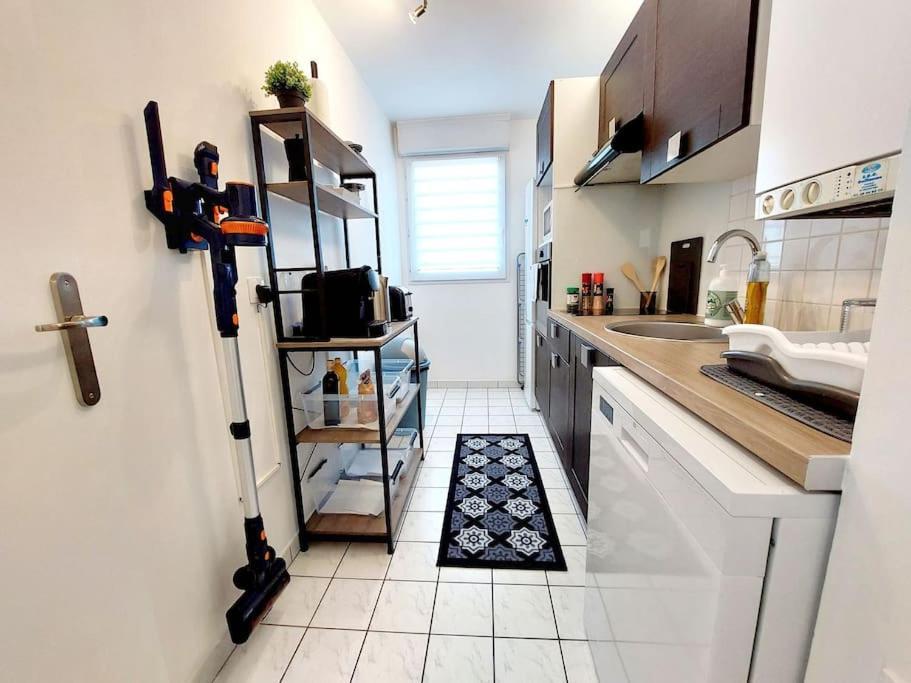 Cosy Home 2, 2 Chambres, 6 Personnes, 3 Min Gare, Parking 塞尔吉 外观 照片