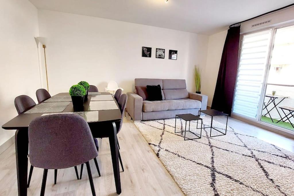 Cosy Home 2, 2 Chambres, 6 Personnes, 3 Min Gare, Parking 塞尔吉 外观 照片