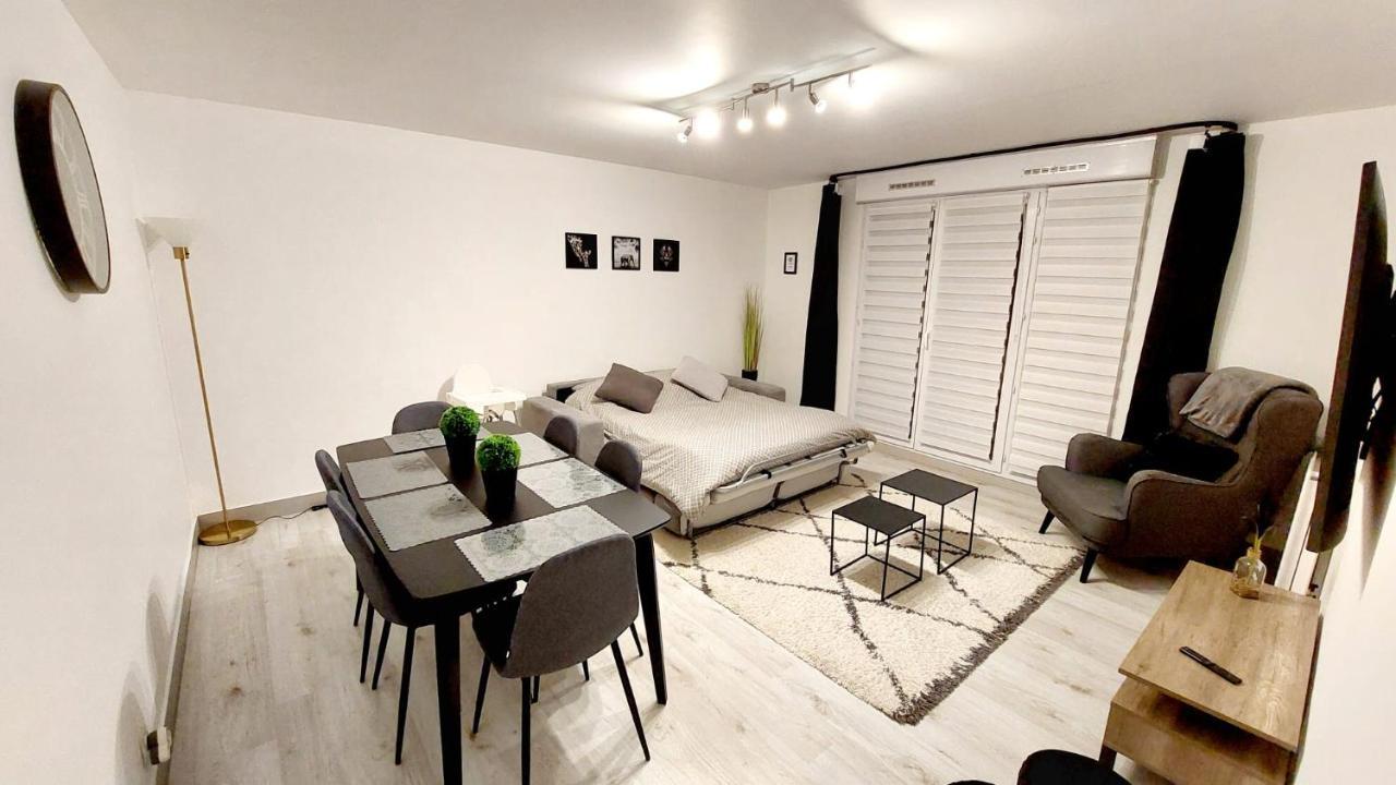 Cosy Home 2, 2 Chambres, 6 Personnes, 3 Min Gare, Parking 塞尔吉 外观 照片