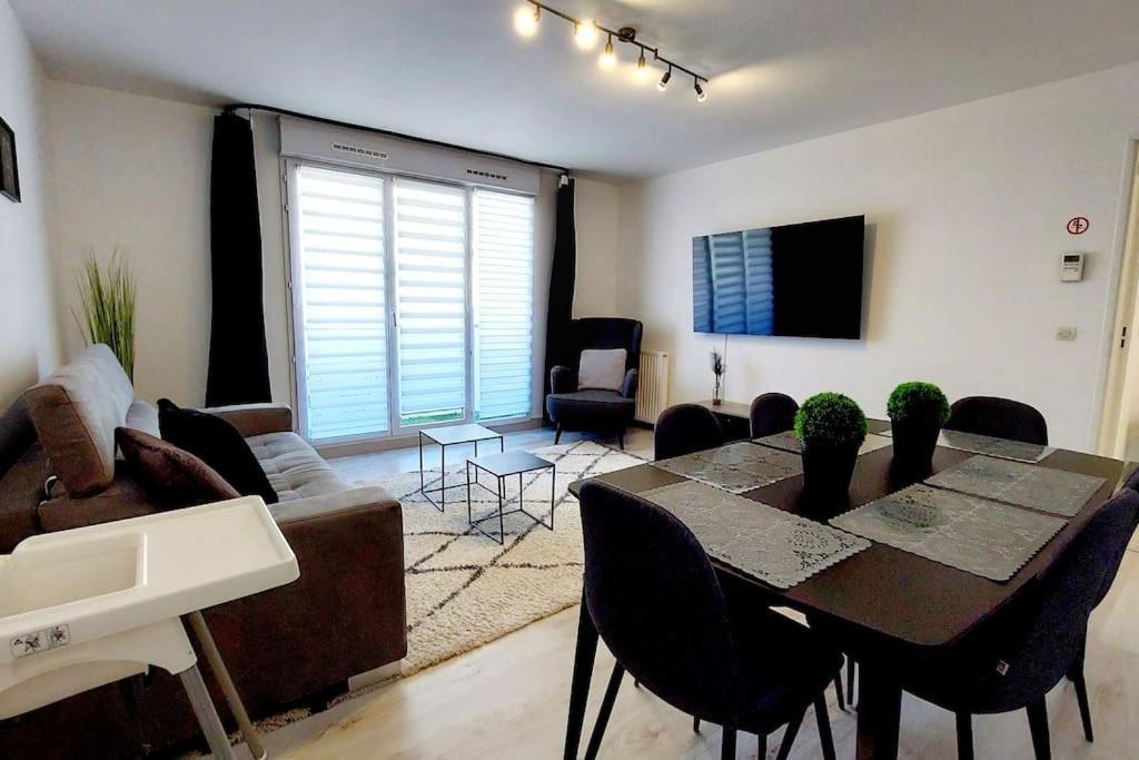 Cosy Home 2, 2 Chambres, 6 Personnes, 3 Min Gare, Parking 塞尔吉 外观 照片