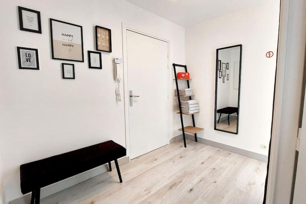 Cosy Home 2, 2 Chambres, 6 Personnes, 3 Min Gare, Parking 塞尔吉 外观 照片