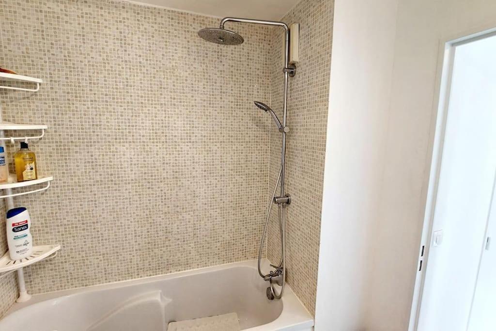 Cosy Home 2, 2 Chambres, 6 Personnes, 3 Min Gare, Parking 塞尔吉 外观 照片
